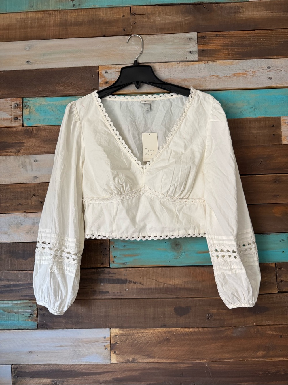 A New Day White Eyelet Cutwork Crop Blouse Boho Western Festival Top | Size M